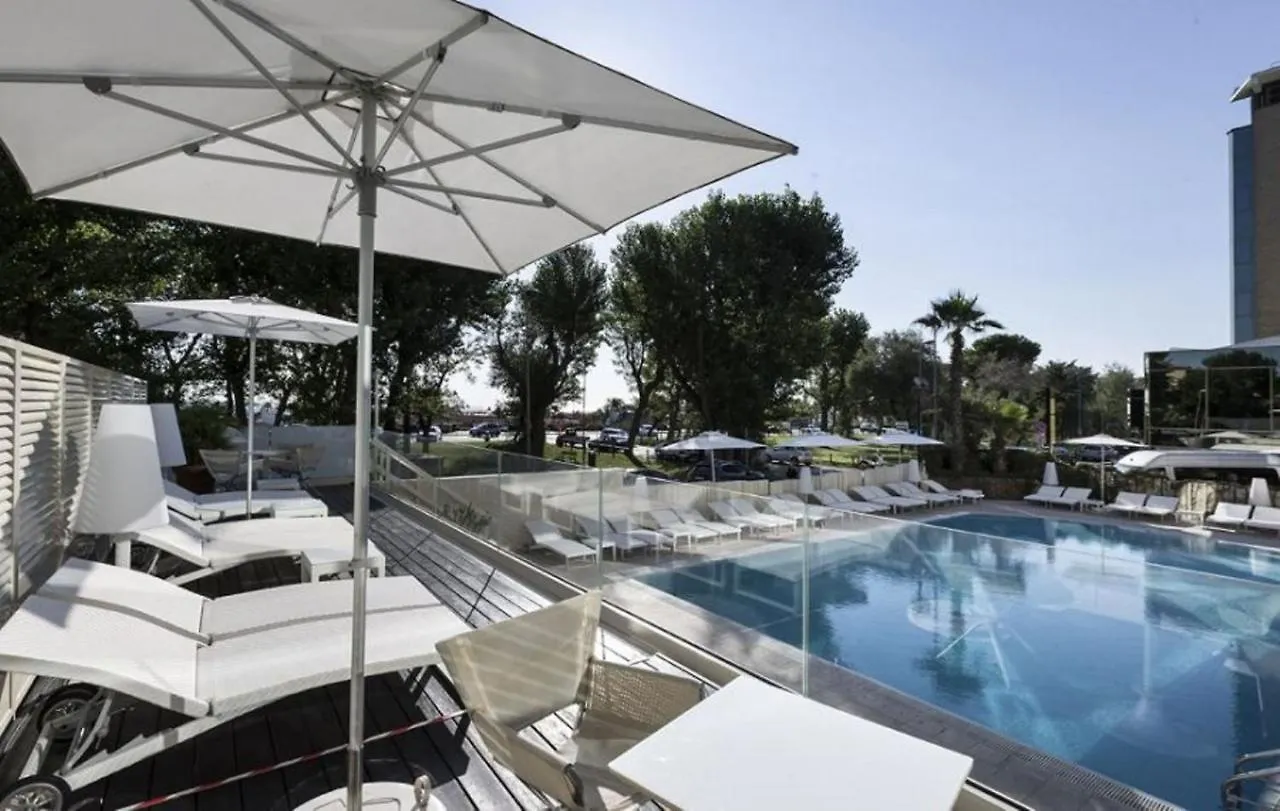 Hotel Sporting Rimini 4*,
